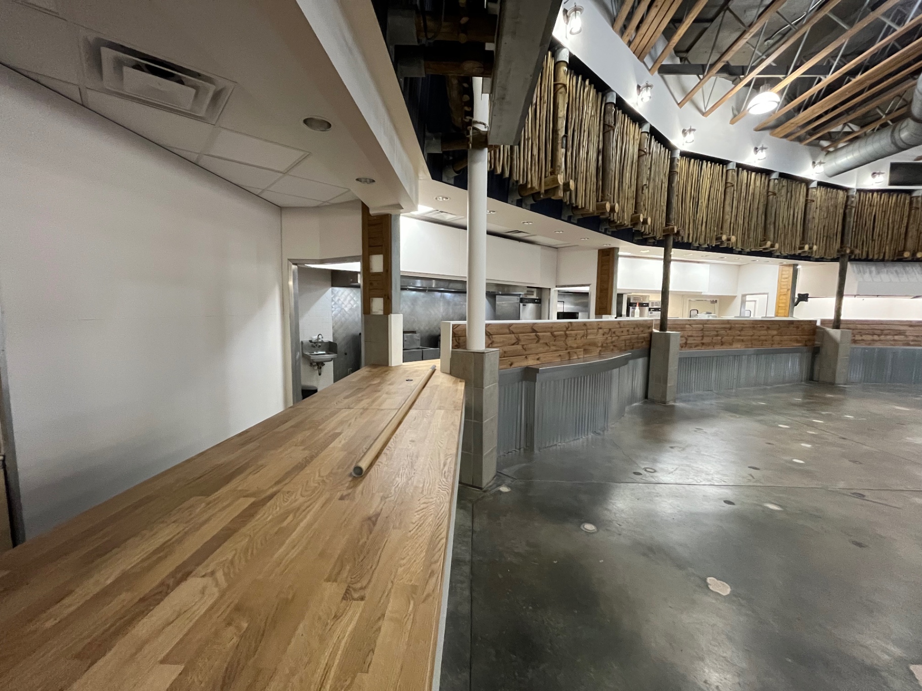 Bar top side view