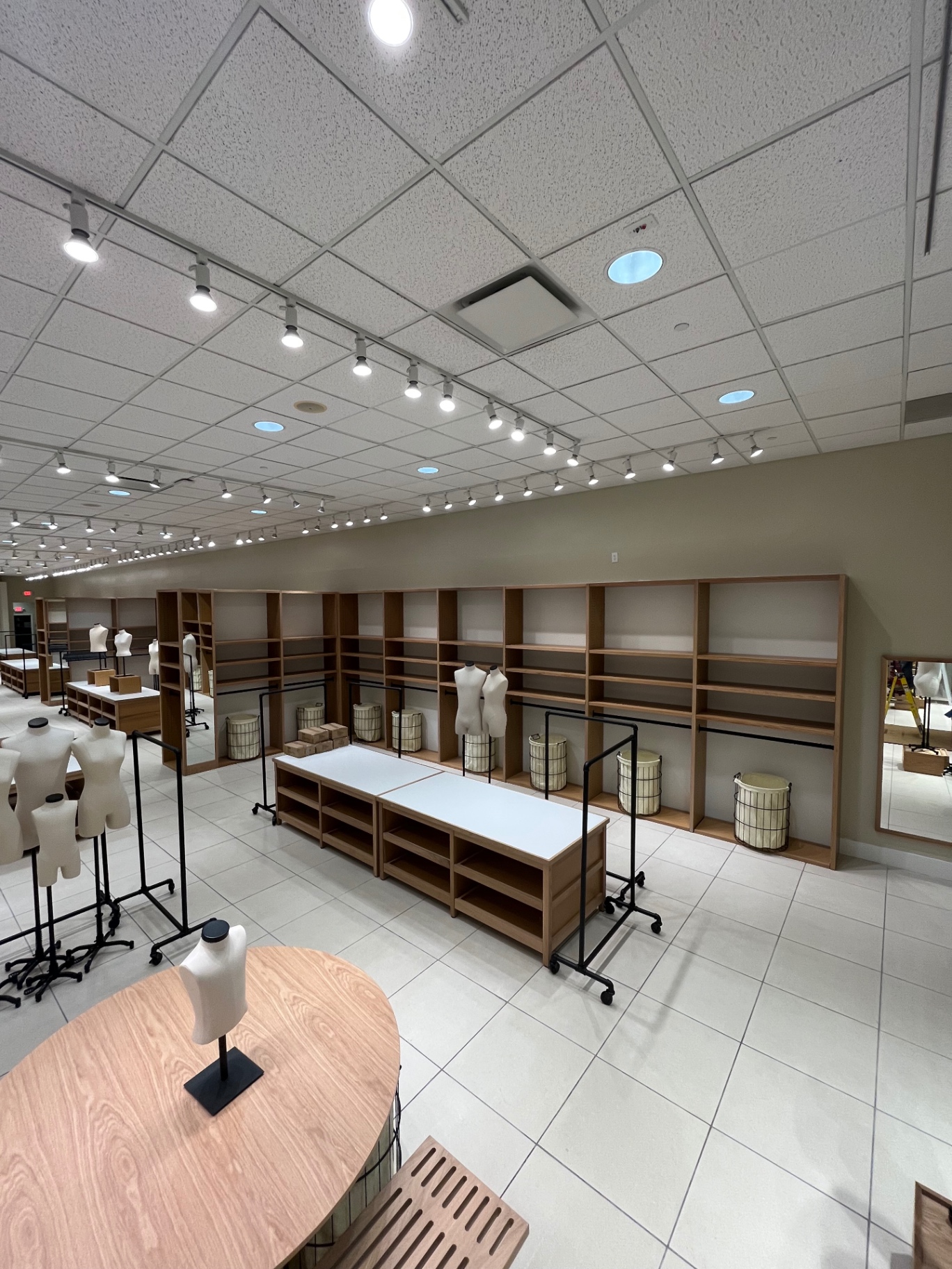 Shelving wall overview